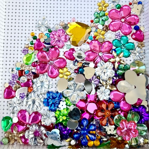 200+ JEWELS LARGE MED SM GEMS SPARKLES FLAT BACKS MIXED LOT DIY CRAFTING BULK - Picture 8 of 16